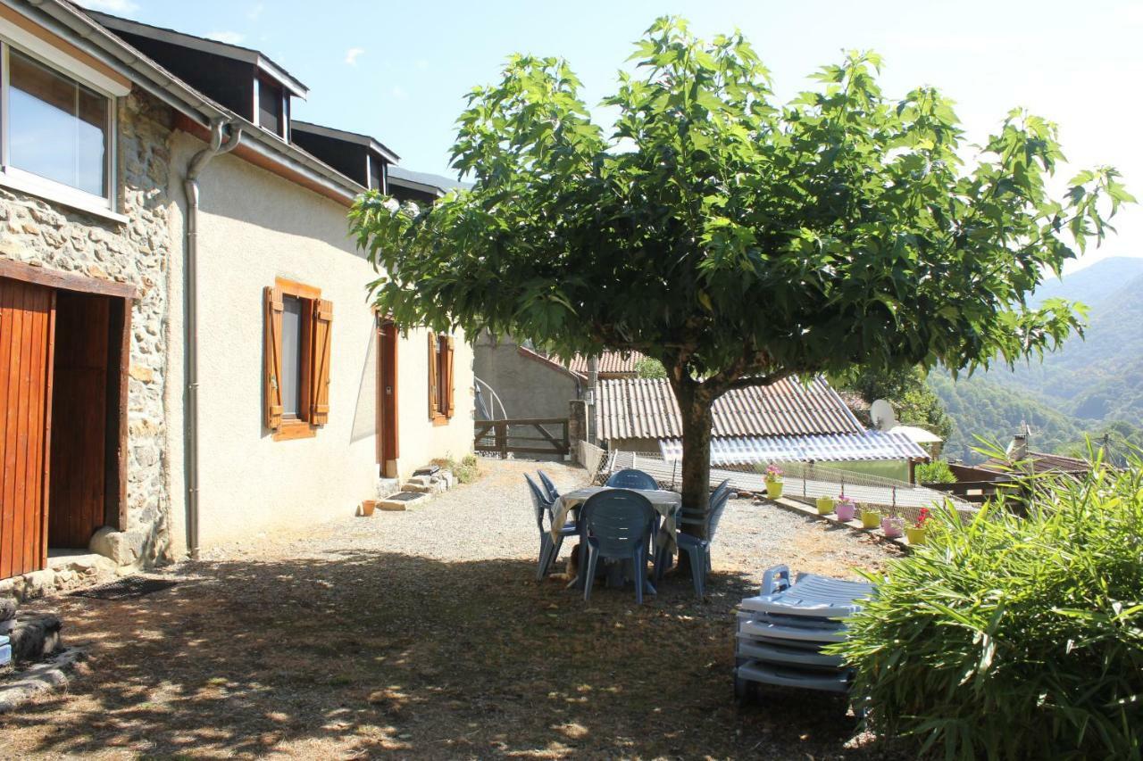 Maison Du Coue Pyrenees Mourtis Gite Pour 2 A 12 Pers Sengouagnet 外观 照片