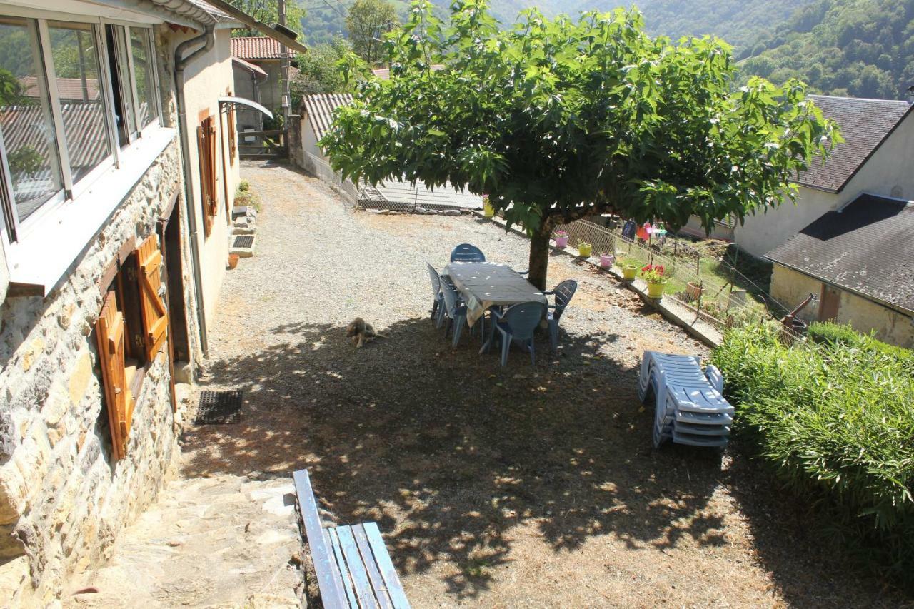 Maison Du Coue Pyrenees Mourtis Gite Pour 2 A 12 Pers Sengouagnet 外观 照片